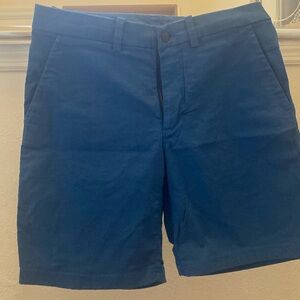 Men’s ABC classic fit short 9” Lululemon shorts
Versa twill stretch cotton